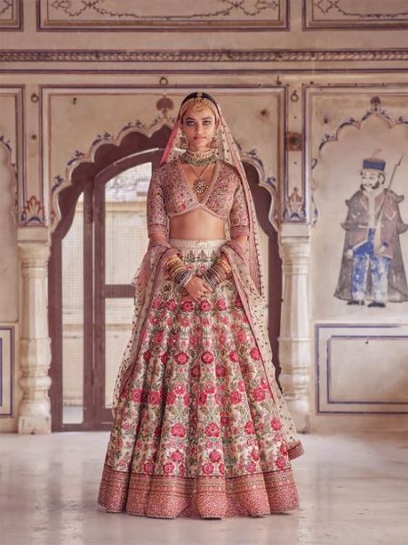 Традиционная индийская свадебная мода с прикосновением современной эстетики в фотографиях Таруна Кхивала (31 фото)