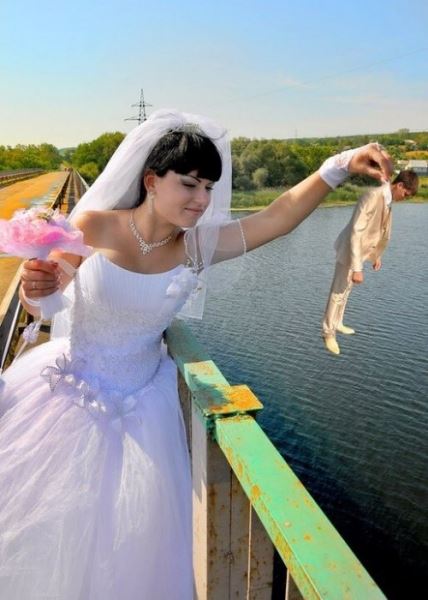 Свадебные фотографии, которые можно было не делать (36 фото)