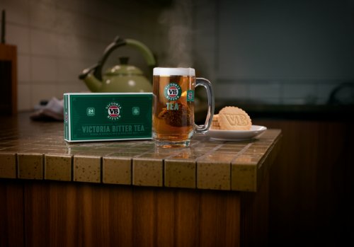 Австралийский бренд пива выпустил ограниченную партию чая со вкусом пива для болельщиков крикета (2 фото)